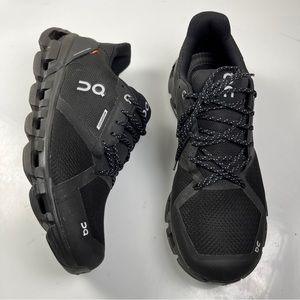 On Cloud Womens Size 11 Helion Cloudflyer Waterproof Speedboard Black Sneakers